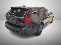 Gebraucht Volvo V60 Ultimate 197 PS (144 kW) 2024 Platinum grey / metallic Kombi