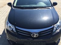 Gebraucht Toyota Avensis 150 PS (110 kW) 2012 Schwarz metallic Kombi