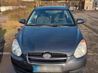Gebraucht Hyundai Accent 97 PS (71 kW) 2009 Grau Kleinwagen