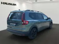 Gebraucht Dacia Jogger 141 PS (103 kW) 2024 Zedergrün metallic Van / Kleinbus