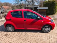 Gebraucht Toyota Aygo 67 PS (49 kW) 2006 Rot Kleinwagen