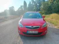 Gebraucht Opel Astra 131 PS (96 kW) 2012 Rot Kombi