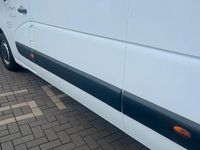 Second-hand Renault Master 131 CP (96 kW) 2022 Alb Monovolum