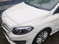 Gebraucht Mercedes B180 122 PS (89 kW) 2015 Weiß Van / Kleinbus