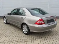 Gebraucht Mercedes C180 Elegance 143 PS (105 kW) 2006 Cubanitsilber metallic (metallic) Limousine