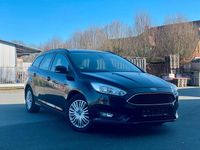 Gebraucht Ford Focus 101 PS (74 kW) 2015 Schwarz Kombi