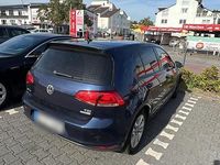Gebraucht VW Golf VII 115 PS (84 kW) 2015 Blau Kleinwagen