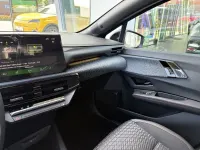 Neu Renault Clio V Techno 109 PS (80 kW) 2026 Grün Limousine