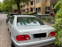 Usata Mercedes E240 170 CV (125 kW) 1998 Argento Berlina