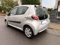 Gebraucht Toyota Aygo Basis 68 PS (50 kW) 2010 Silber Kleinwagen