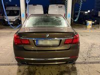 Second-hand BMW 740 303 CP (222 kW) 2014 Maro Berlinǎ