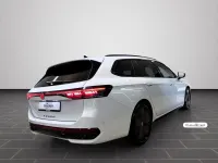 Gebraucht VW Passat R-line 150 PS (110 kW) 2025 Pure white Kombi