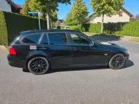 Gebraucht BMW 320 184 PS (135 kW) 2010 Schwarz Kombi
