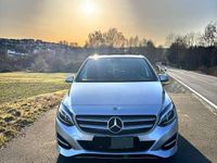 Gebraucht Mercedes B180 122 PS (89 kW) 2018 Silber Van / Kleinbus