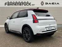 Neu Renault 5 E-Tech Iconic 110 kW (150 PS) 2026 Perlmuttweiß mit dach in blac Limousine