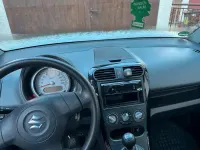 Gebraucht Suzuki Splash 68 PS (50 kW) 2011 Schwarz Kleinwagen