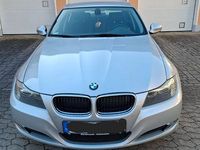 Gebraucht BMW 320 170 PS (125 kW) 2011 Silber Limousine