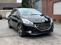 Gebraucht Peugeot 208 Allure 120 PS (88 kW) 2015 Lackierung schwarz perla nera Kleinwagen