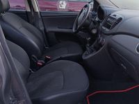 Gebraucht Hyundai i10 69 PS (50 kW) 2013 Grau Kleinwagen