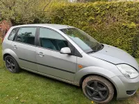 Gebraucht Ford Fiesta 69 PS (50 kW) 2005 Silber Kleinwagen