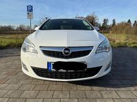 Gebraucht Opel Astra 140 PS (102 kW) 2012 Weiß Limousine
