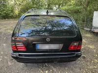 Gebraucht Mercedes E270 Avantgarde 170 PS (125 kW) 2002 Schwarz Kombi