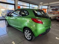 Gebraucht Mazda 2 Inclusive 75 PS (55 kW) 2010 Grün Kleinwagen