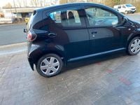Gebraucht Toyota Aygo 68 PS (50 kW) 2009 Schwarz Kleinwagen