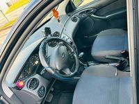 Usata Ford Focus 100 CV (73 kW) 2004 Grigio Berlina