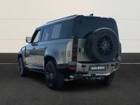 Neu Land Rover Defender SE Dynamic 249 PS (183 kW) 2025 Pangea green SUV