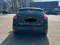 Gebraucht Ford Focus 125 PS (91 kW) 2015 Schwarz Limousine