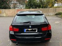 Gebraucht BMW 318 143 PS (105 kW) 2012 Schwarz Kombi