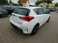 Gebraucht Toyota Auris Hybrid Edition 99 PS (72 kW) 2013 Weiß Limousine