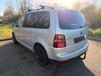 Gebraucht VW Touran Highline 140 PS (102 kW) 2008 Blau Van / Kleinbus