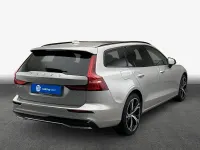 Gebraucht Volvo V60 Plus 197 PS (144 kW) 2023 Silver dawn metallic Kombi