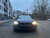 Gebraucht BMW 525 Sport Line 204 PS (150 kW) 2011 Blau Limousine