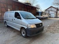 Gebraucht Toyota HiAce 117 PS (86 kW) 2009 Silber Limousine