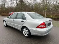 Gebraucht Mercedes C180 Classic 143 PS (105 kW) 2002 Silber Limousine