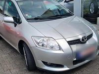 Gebraucht Toyota Auris 101 PS (74 kW) 2009 Silber Kleinwagen