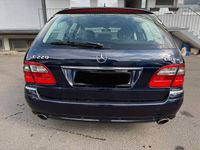 Gebraucht Mercedes E220 170 PS (125 kW) 2008 Blau Kombi