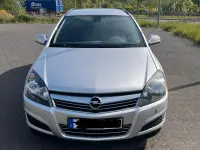 Używany Opel Astra 110 KM (80 kW) 2011 Srebrny Kombi