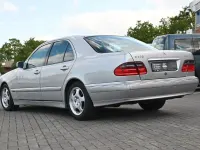 Gebraucht Mercedes E270 170 PS (125 kW) 2001 Silber Limousine