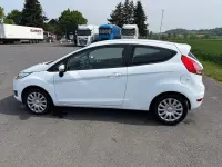 Gebraucht Ford Fiesta 60 PS (44 kW) 2015 Weiß Kleinwagen