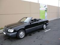 Gebraucht Mercedes E220 150 PS (110 kW) 1995 Schwarz Cabrio
