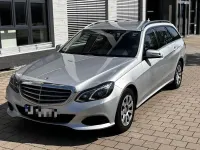 Usado Mercedes E220 177 CV (130 kW) 2014 Plateado Familiar