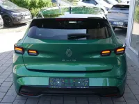 Neu Renault Clio V Evolution 114 PS (83 kW) 2026 Absolutgrün Limousine