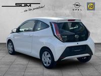 Gebraucht Toyota Aygo 69 PS (50 kW) 2017 Weiss Kleinwagen