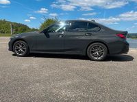Gebraucht BMW 330 258 PS (189 kW) 2019 Grau Limousine