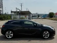 Gebraucht Opel Astra GTC Innovation 140 PS (102 kW) 2012 Schwarz Limousine