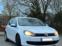 Gebraucht VW Golf VI 102 PS (75 kW) 2010 Weiß Kleinwagen